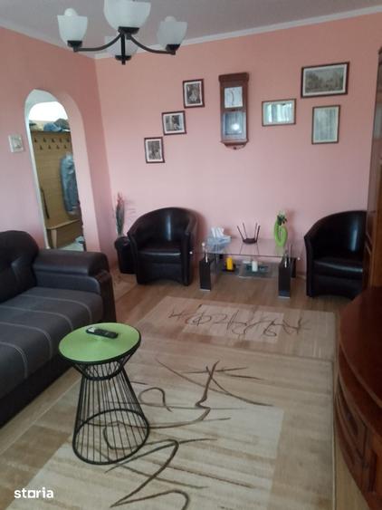 Apartament cu 3 camere decomandat în Obor
