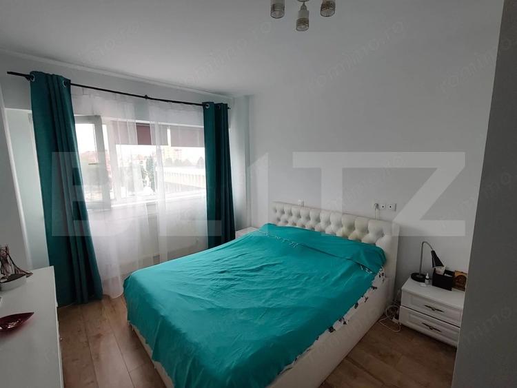 Apartament cu 4 camere decomandat, mobilat în Central