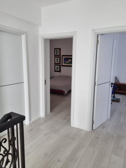 Casă individuală cu 4 camere cu Canalizare în Tunari
