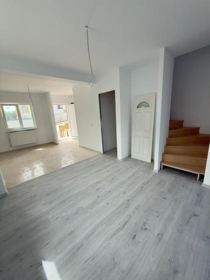 Duplex cu 3 camere cu Teren 80 Mp în Rediu