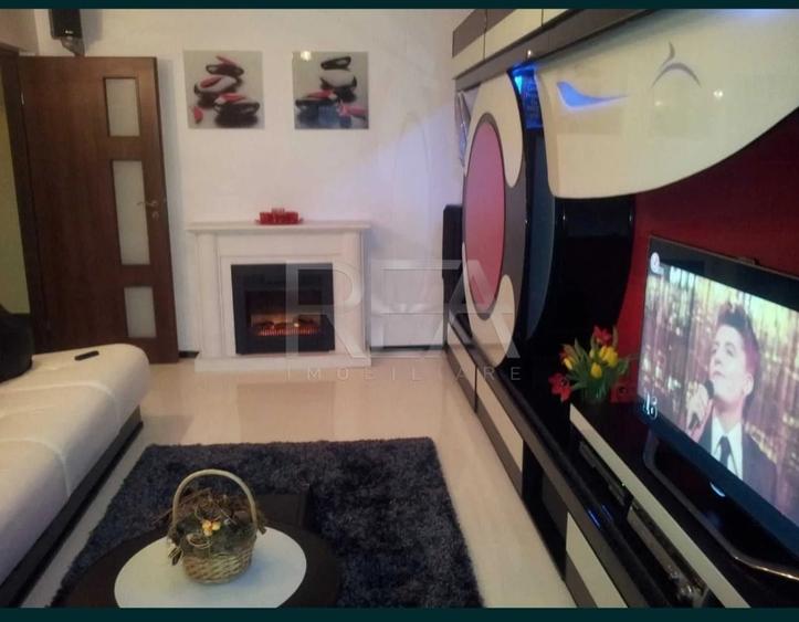 Apartament cu 3 camere decomandat, mobilat în Berceni