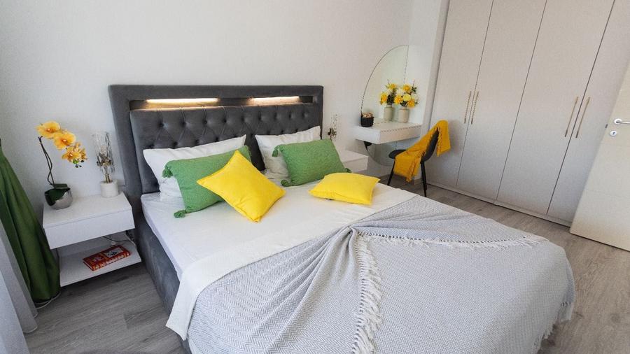 Apartament cu 2 camere decomandat în Exterior Vest