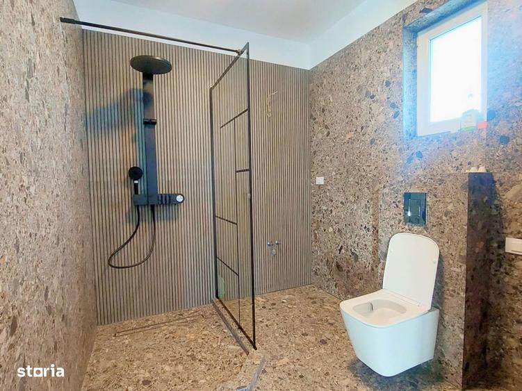 Casă cu 5 camere cu Teren 350 Mp în Central