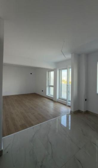 Apartament cu 3 camere decomandat în Prelungirea Ghencea