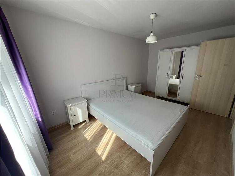 Apartament cu 3 camere semidecomandat în Girocului