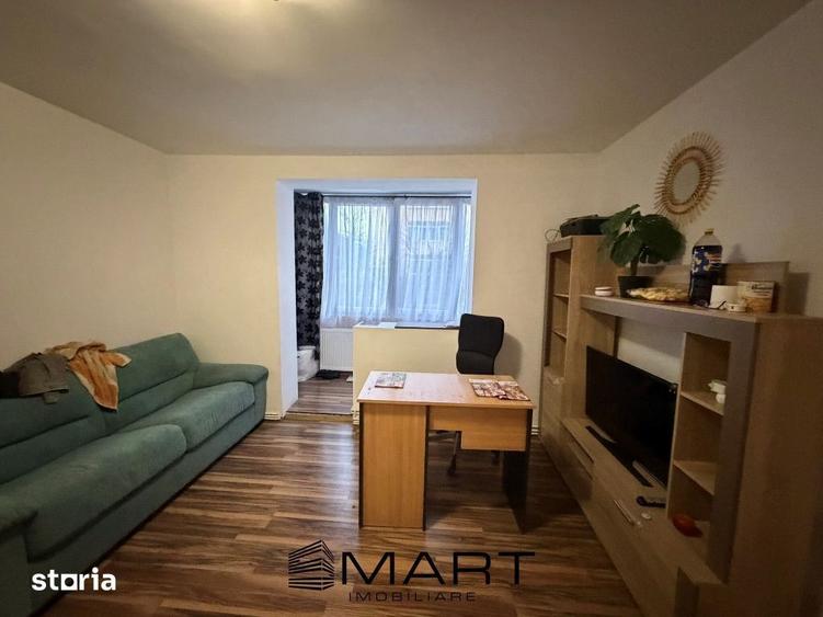 Apartament cu 3 camere semidecomandat, mobilat în Mihai Viteazul