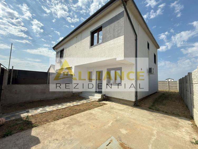Casă individuală cu 3 camere cu Canalizare în Berceni