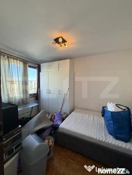 Apartament cu 3 camere semidecomandat în Central
