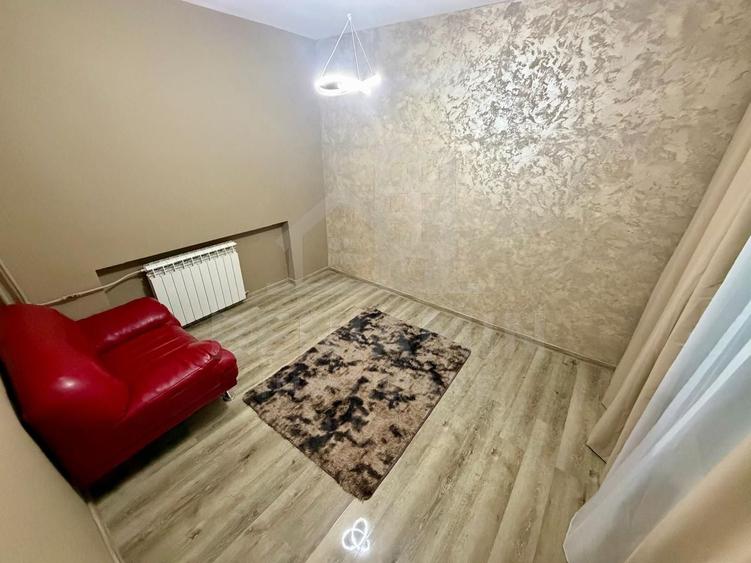 Apartament cu 3 camere semidecomandat în Craiovița Nouă
