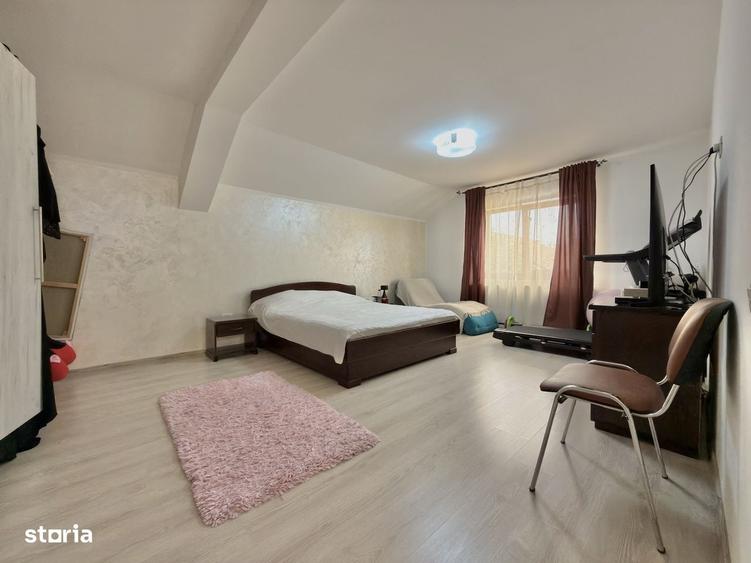 Casă cu 4 camere în Lumina