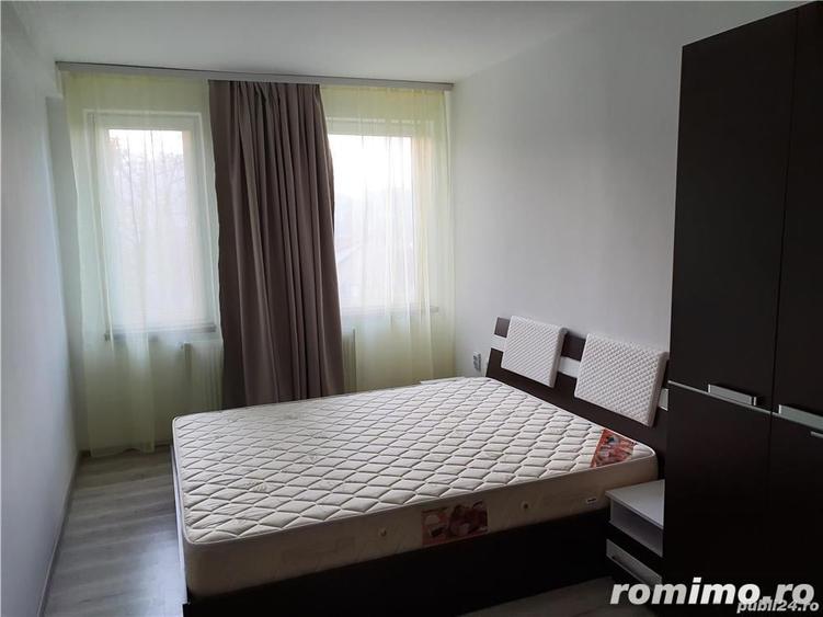 Apartament cu 3 camere semidecomandat în Lipovei