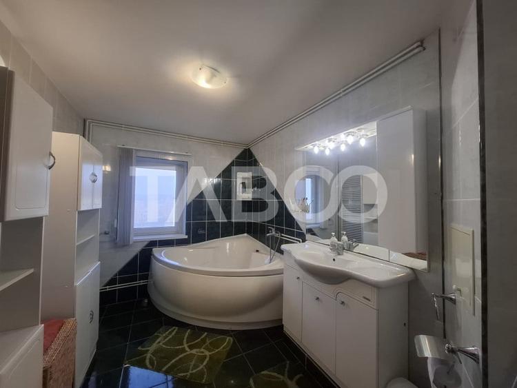 Apartament cu 5 camere decomandat, mobilat în Mihai Viteazul