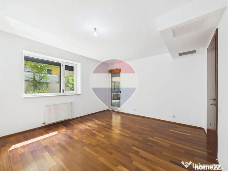 Apartament cu 3 camere decomandat în Nordului