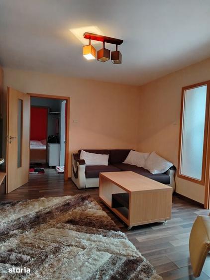 Apartament cu 3 camere semidecomandat în Gării