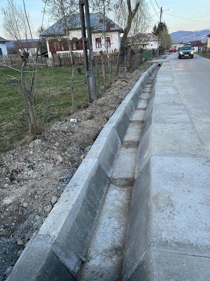 Teren de 2000 mp, în Exterior Vest