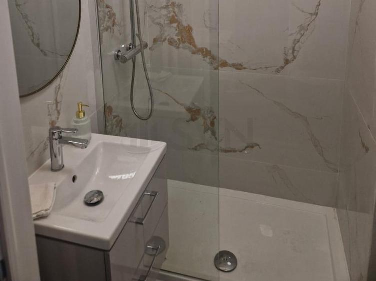 Apartament cu 2 camere semidecomandat în Universitate