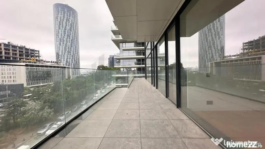 Apartament cu 4 camere semidecomandat în Floreasca
