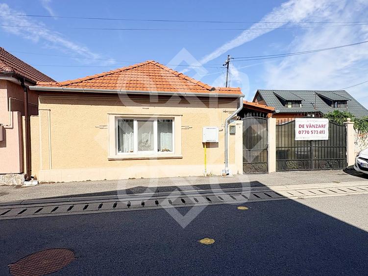 Casă individuală cu 4 camere cu Canalizare în Nufărul
