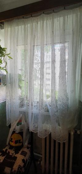 Apartament cu 3 camere decomandat, mobilat în Viziru 3