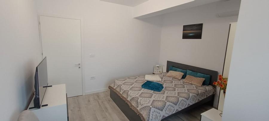 Apartament cu 2 camere decomandat în Vișani