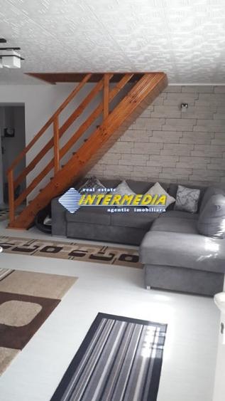 Casă individuală cu 5 camere cu Canalizare în Periferie