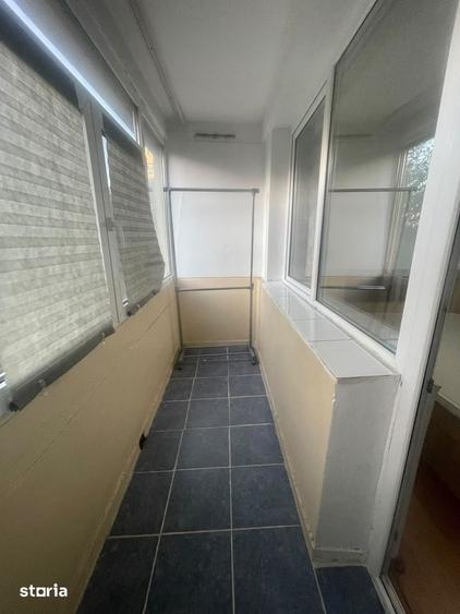 Apartament cu 3 camere semidecomandat, mobilat în Colentina