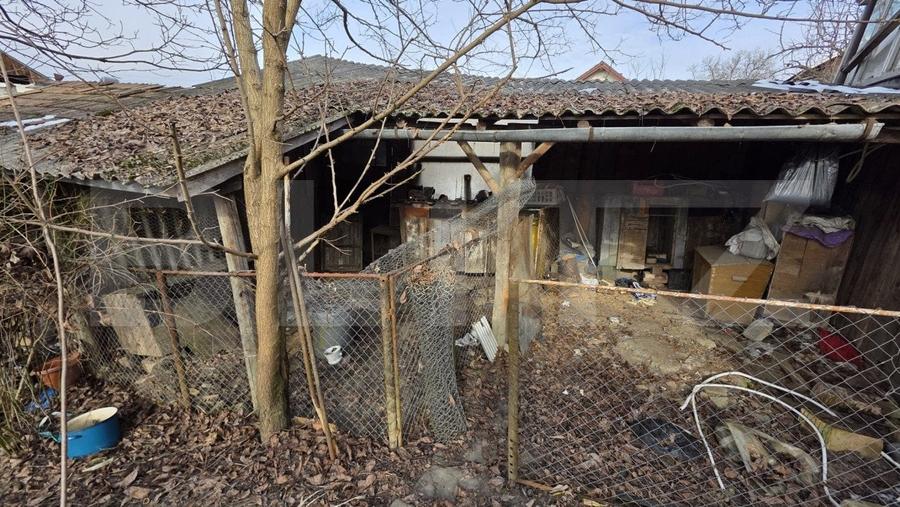 Casă individuală cu 4 camere cu Canalizare în Central