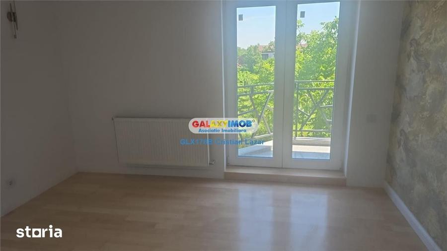 Casă cu 5 camere cu Teren 1000 Mp în Străulești