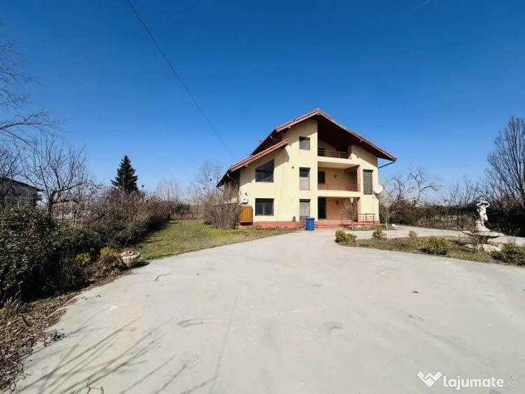 Casă cu 1 camere cu Teren 2500 Mp în Roșu