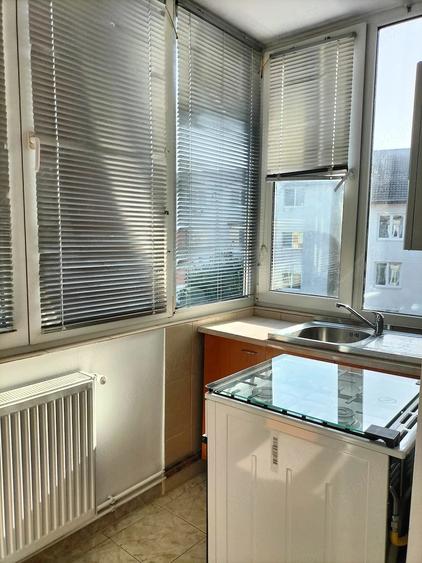 Apartament cu 3 camere decomandat în Cetate