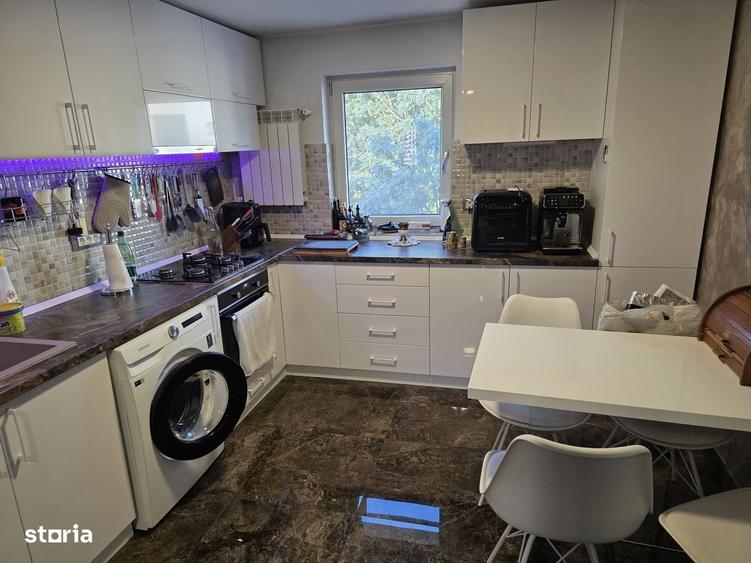 Apartament cu 3 camere decomandat în Ultracentral