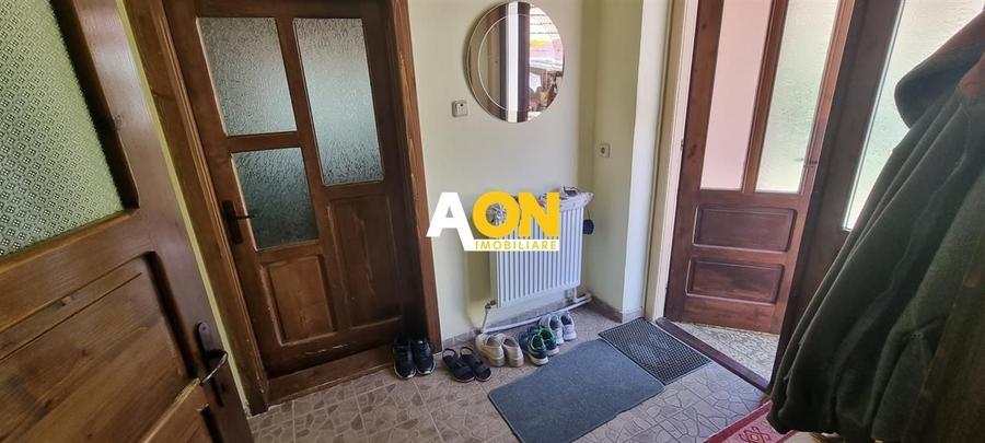 Casă individuală cu 2 camere cu Canalizare în Central