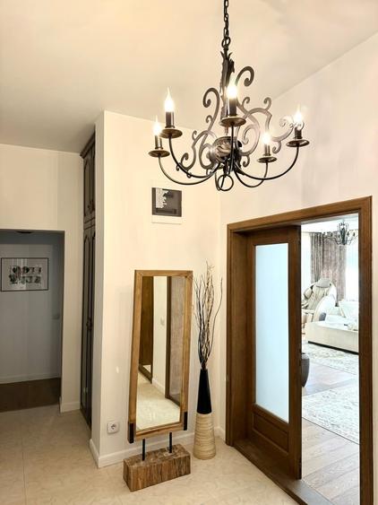 Apartament cu 3 camere decomandat, mobilat în Primăverii