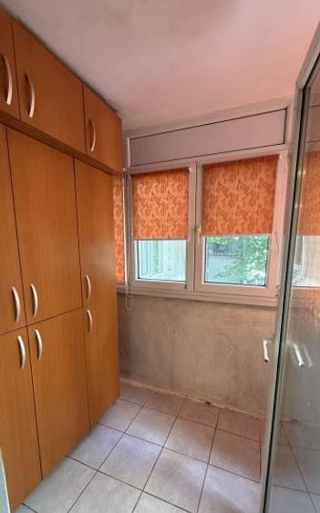 Apartament cu 4 camere semidecomandat, mobilat în Drumul Taberei