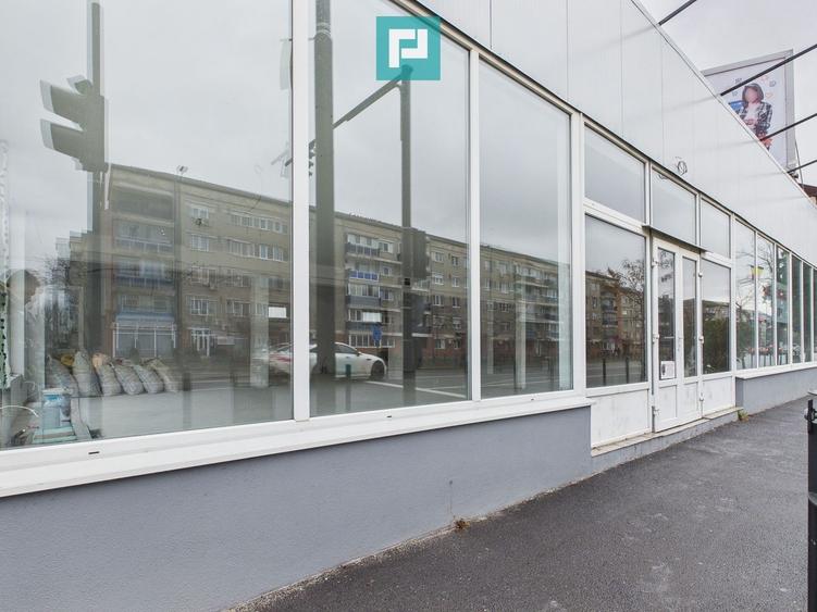 Spațiu comercial, de 198.30000305176 mp, în Cantemir