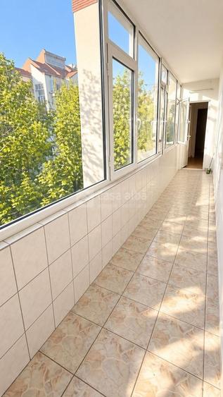 Apartament cu 2 camere decomandat, mobilat în Central