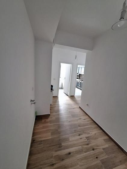 Garsonieră decomandată în Est