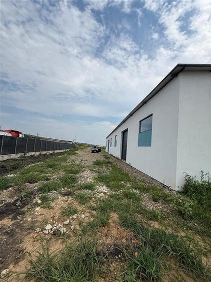 Spațiu industrial, de 596 mp, în Lețcani