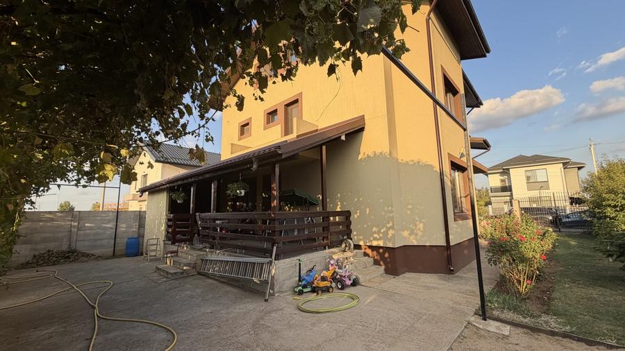 Casă individuală cu 7 camere cu Canalizare în Ciorogârla