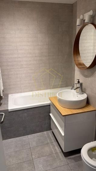 Apartament cu 2 camere semidecomandat, mobilat în Complex Studențesc
