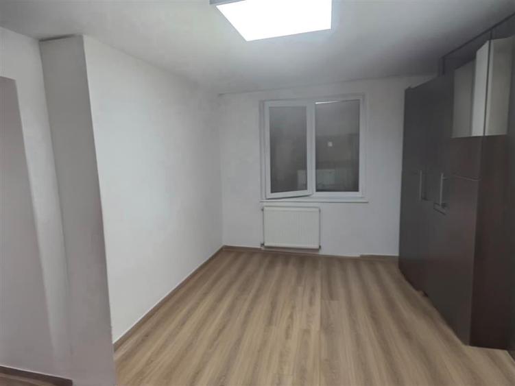 Apartament cu 2 camere semidecomandat, mobilat în Ultracentral