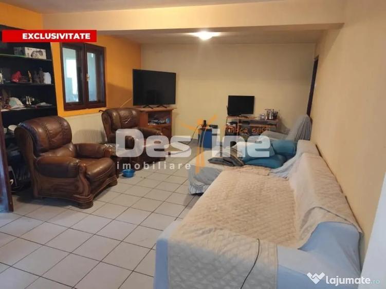 Casă cu 6 camere cu Teren 1521 Mp în Poiana