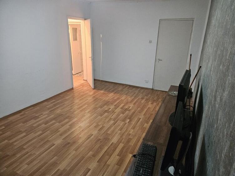 Apartament cu 2 camere semidecomandat, mobilat în Costin Georgian