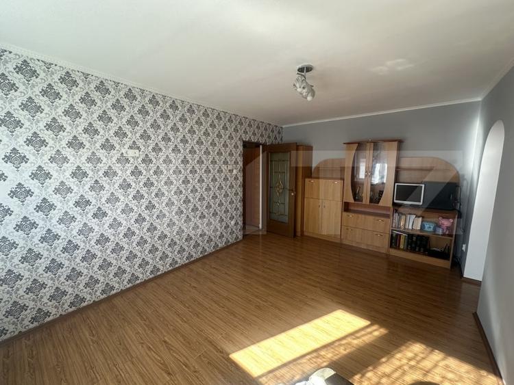 Apartament 3 camere, 70 mp, Micro 16 - 1