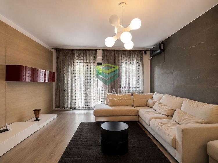 Apartament cu 3 camere decomandat, mobilat în Polonă