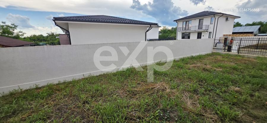 Duplex cu 4 camere cu Canalizare în Matraca