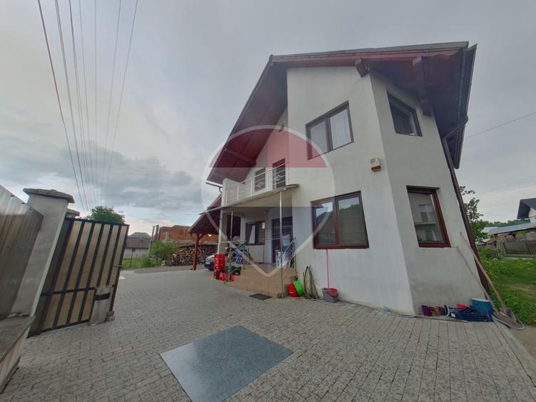 Casă individuală cu 4 camere cu Teren 622 Mp în Ieud