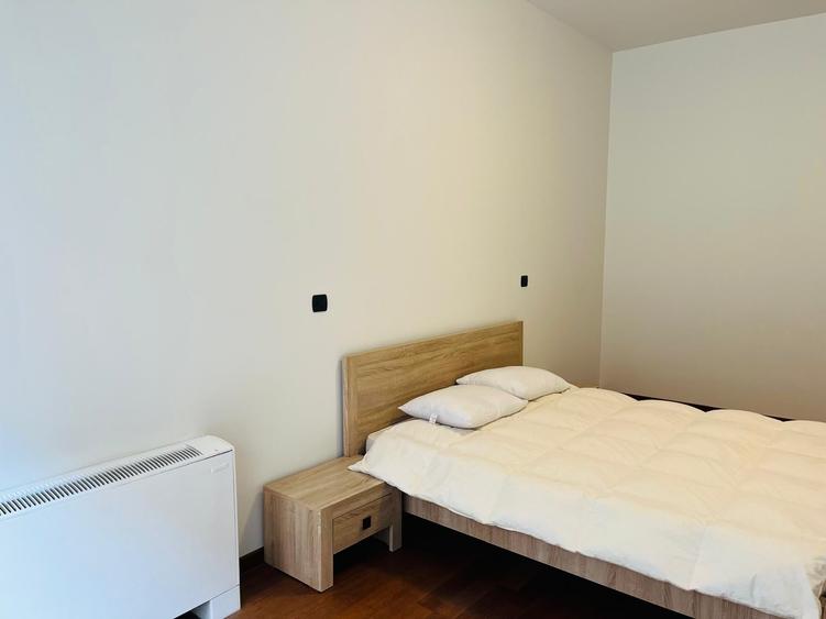 Apartament cu 5 camere decomandat în Primăverii