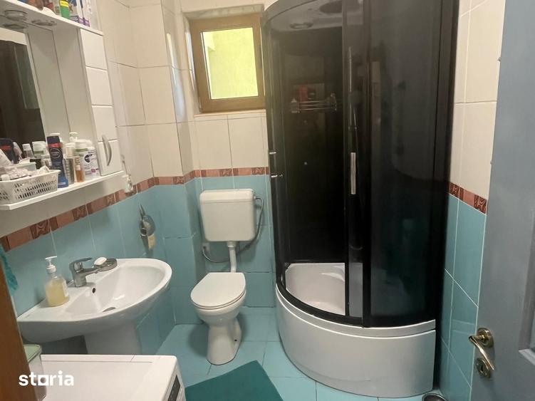 Apartament cu 3 camere decomandat în Dămăroaia