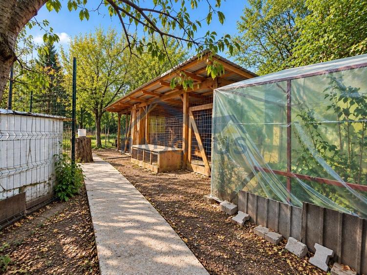 Casă individuală cu 3 camere cu Canalizare în Lopatnița